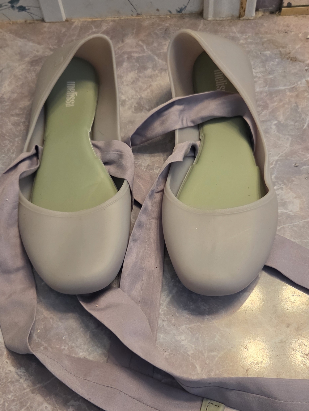 MELISSA Women's Pale Gray Ballet Tie Flats